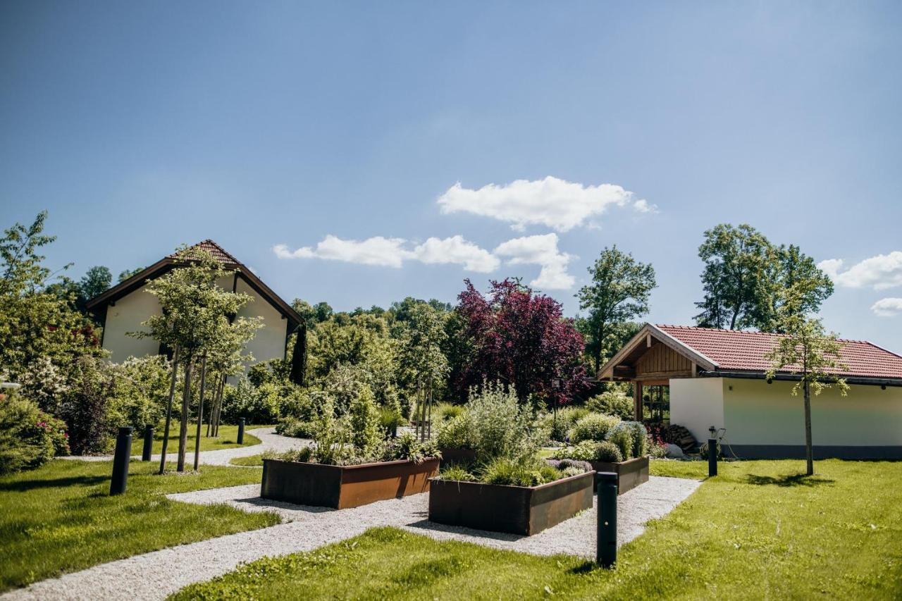 Angermuehle Landgasthof Altenmarkt an der Alz Esterno foto
